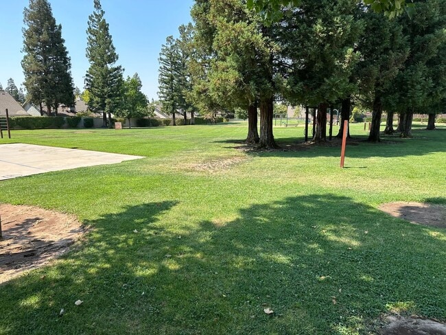 Building Photo - $2,550 Champlain & Shepherd, 4 Bedroom hom...