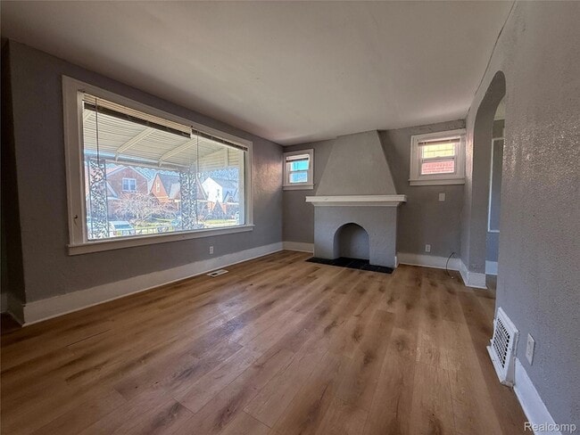 Building Photo - 16206 Snowden St