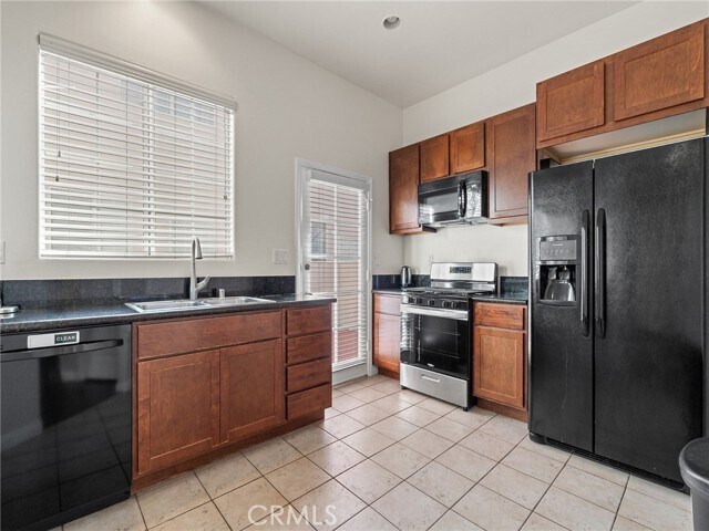 Building Photo - 408 W Queen St