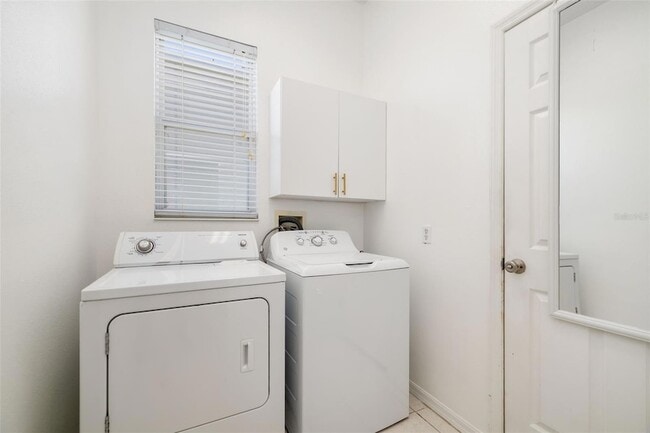 Building Photo - 7813 Castleisland Dr