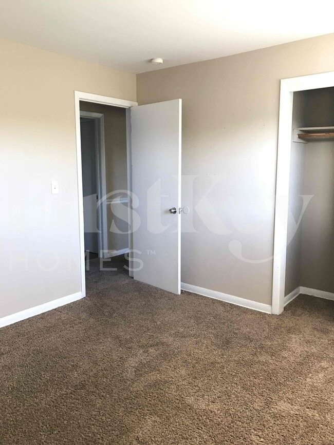 Building Photo - 752 W Hawley St