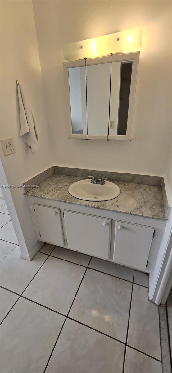 Building Photo - 1300 NE Miami Gardens Dr