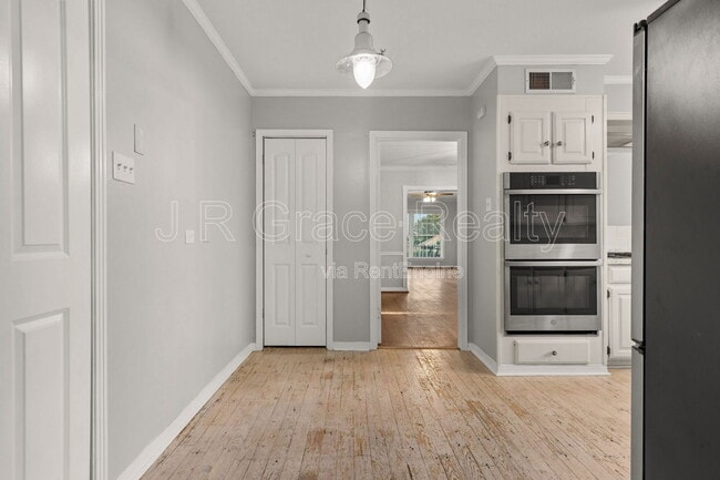 Building Photo - 1308 White River Dr