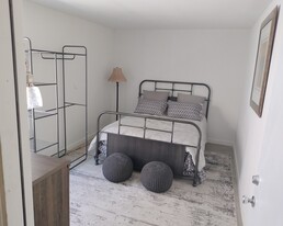 Building Photo - 30025 Avenida del Yermo
