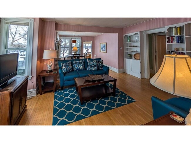 Building Photo - 519 Park Ave