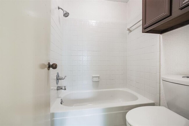 Building Photo - 12500 Brookglade Cir