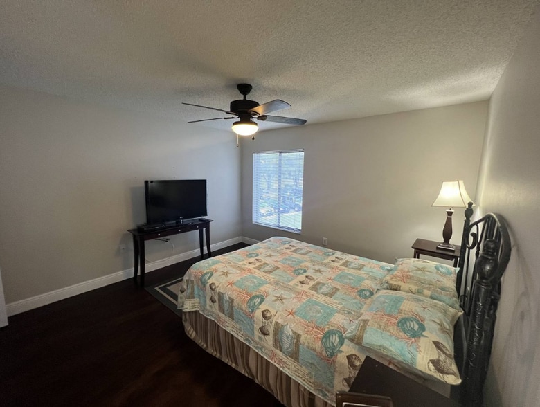 Building Photo - 1258 Pine Ridge Cir W