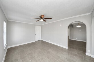 Building Photo - 1222 Bernard St