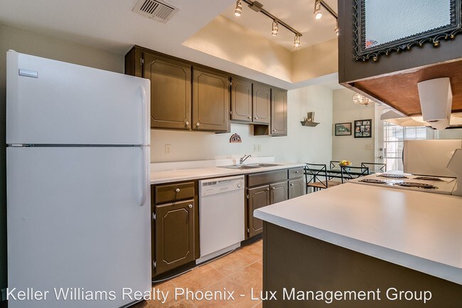 Building Photo - 2 br, 2 bath House - 460 North 64th Place