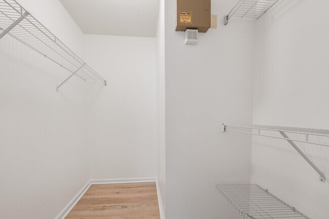 Building Photo - 2788 Oak Park Ct