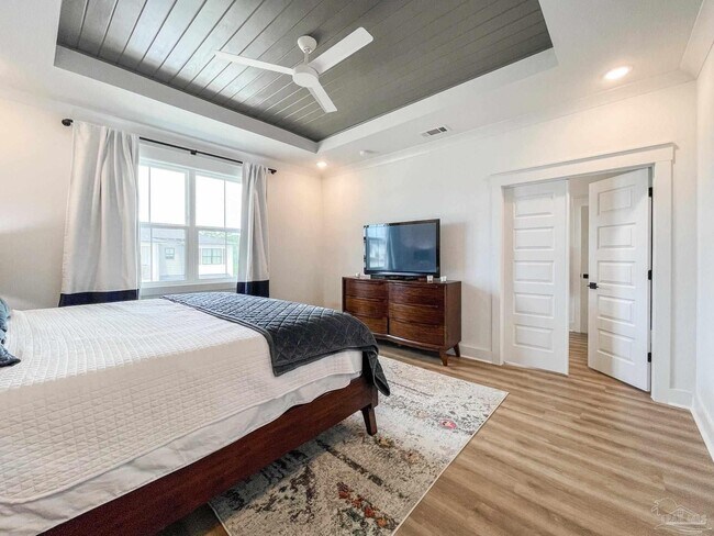 Building Photo - 13805 Red Drum Ct