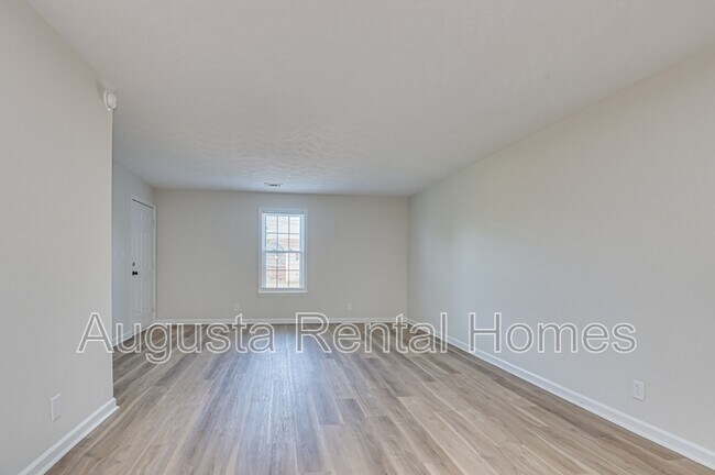 Building Photo - 34 Conifer Ct