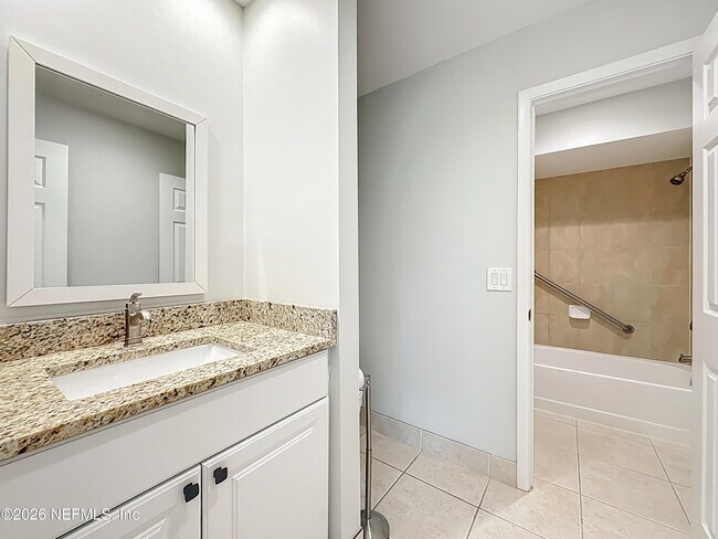 Building Photo - 141 La Pasada Cir W