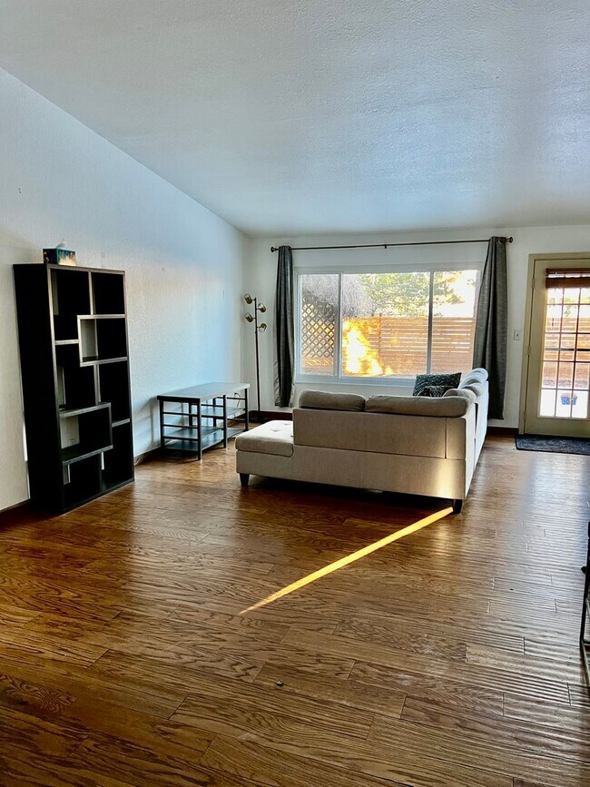 Building Photo - Beautiful Ranch Home in Briargate