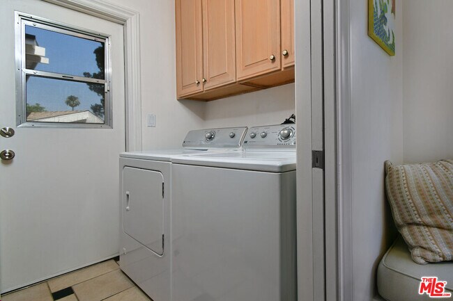 Building Photo - 3421 Castlewoods Pl