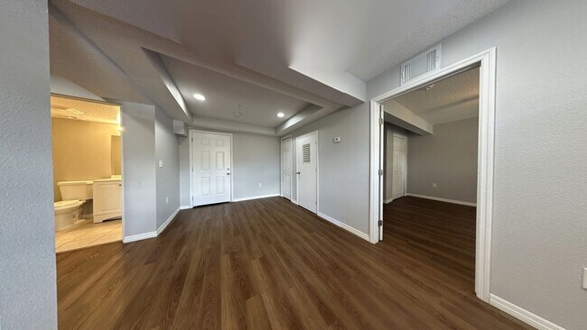 Building Photo - 425 F St
