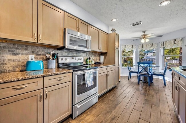 Building Photo - 11768 W Riverhaven Dr