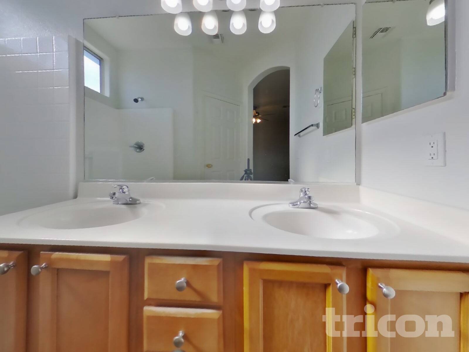 Building Photo - 12513 W Washington St