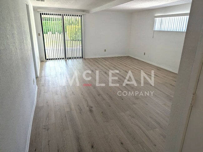 Building Photo - 2737 E Plaimor Ave