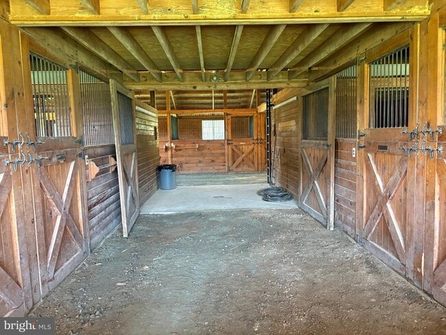 Building Photo - 7149 Gordonsville Rd