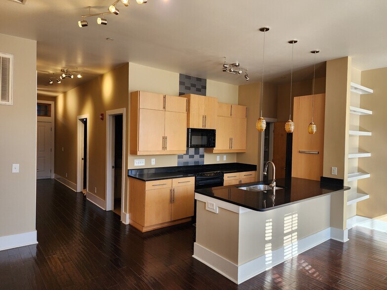 Building Photo - 801 N 4th St