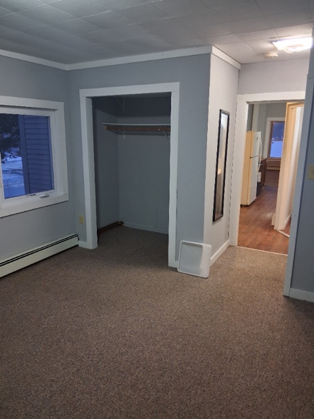 Building Photo - 15 School St