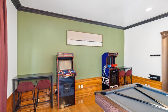 Building Photo - 2216 18th Ave