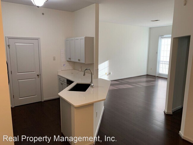 Building Photo - 1 br, 1 bath House - 730 Walker Sq, Apt #4B