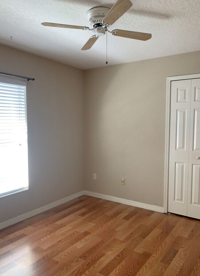 Building Photo - 3/2 Pool Home in Manderley Run