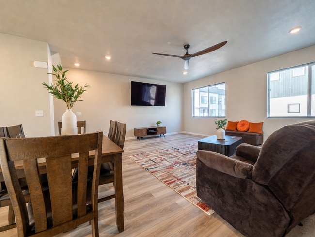 Building Photo - Astonishing 3 Bed/3.5 Bath Tri Level Townhome.   Must see to believe!!