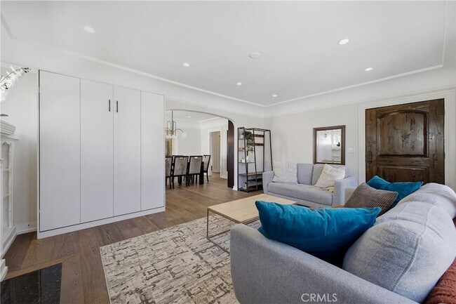 Building Photo - 630 Pioneer Dr