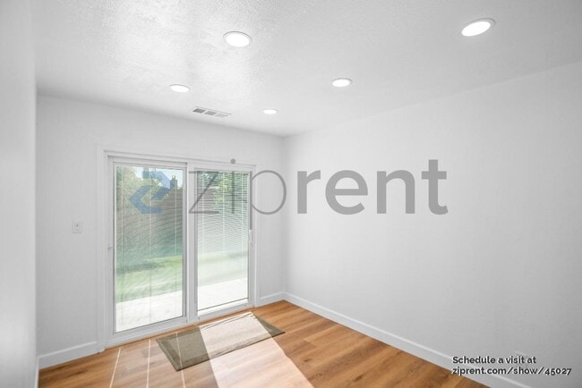 Building Photo - 4136 San Bernardino Way