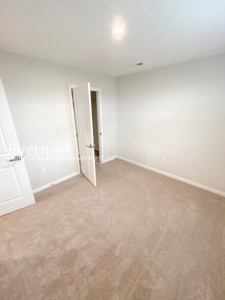 Building Photo - 8555 Erie Lp