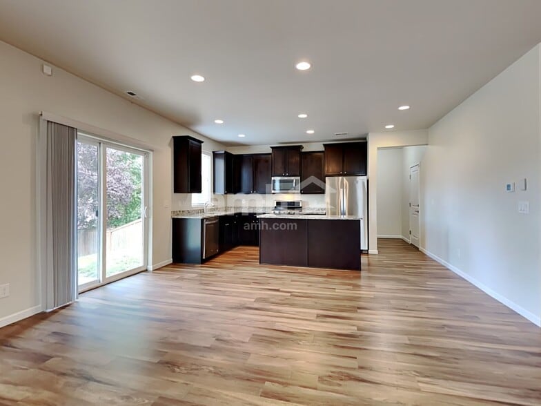 Building Photo - 455 McKinley St