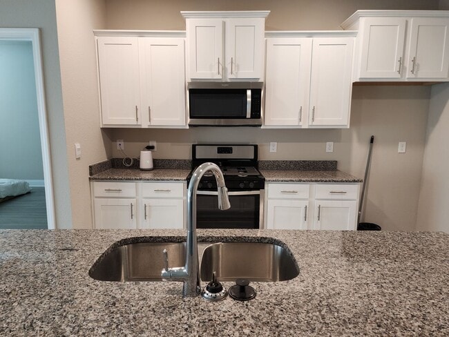Building Photo - 3/2 home in Aventura subdivision