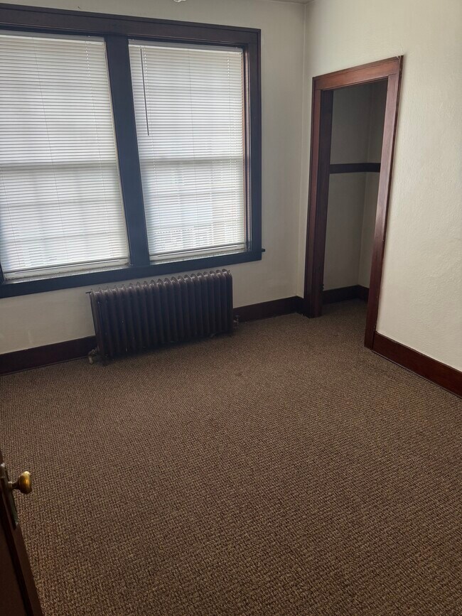 Building Photo - Midtown Mall