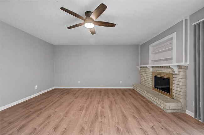 Building Photo - 2239 Fairgreen Dr