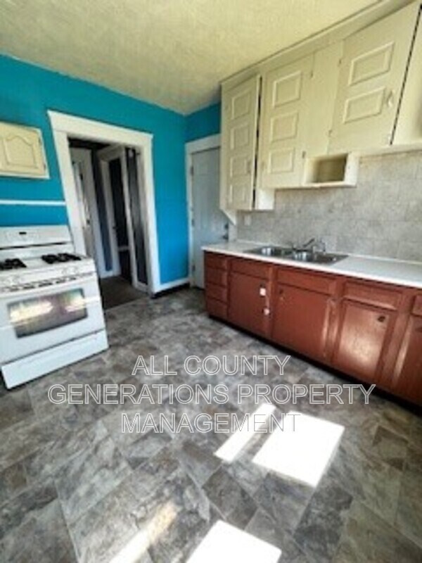 Building Photo - 1011 E 140th St