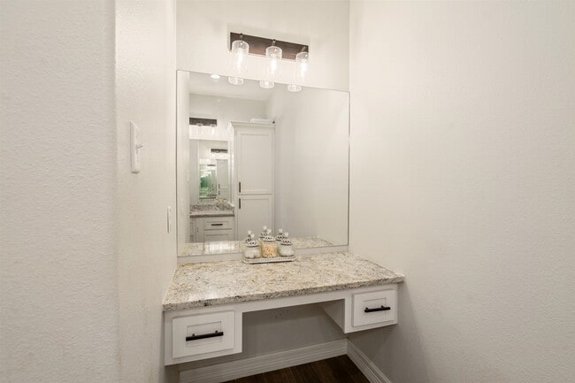 Building Photo - 423 Pitaya Ln