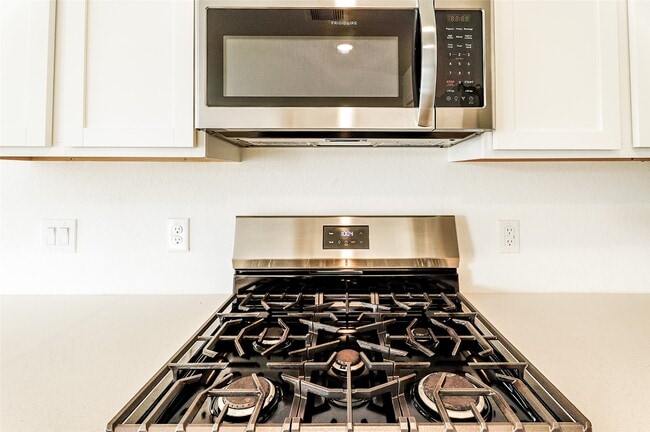 Building Photo - 26707 Feather Reed Dr