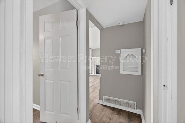 Building Photo - 1157 Redman Blvd