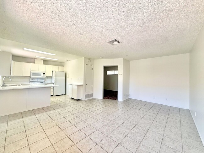 Building Photo - 44620 San Rafael Ave