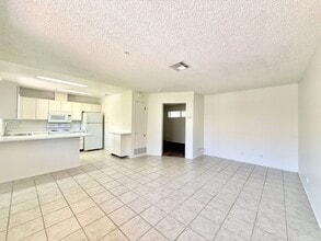 Building Photo - AVAILABLE NOW!! 1 Bedroom 1 Bathroom!! 55+ Apartment in Palm Desert