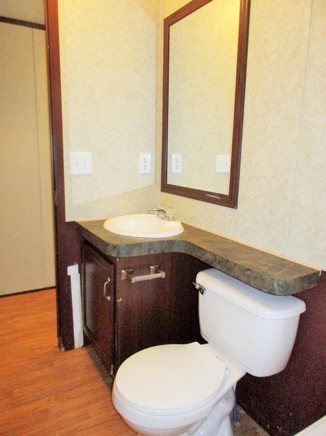 Building Photo - 3 bedroom 2 bath in Hydro, OK  73048