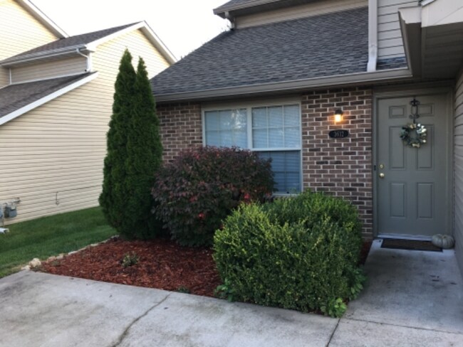 Building Photo - 3612 Zinnia Dr