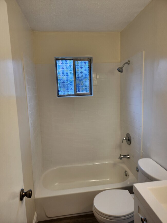 Building Photo - 1381 Biscayne Dr