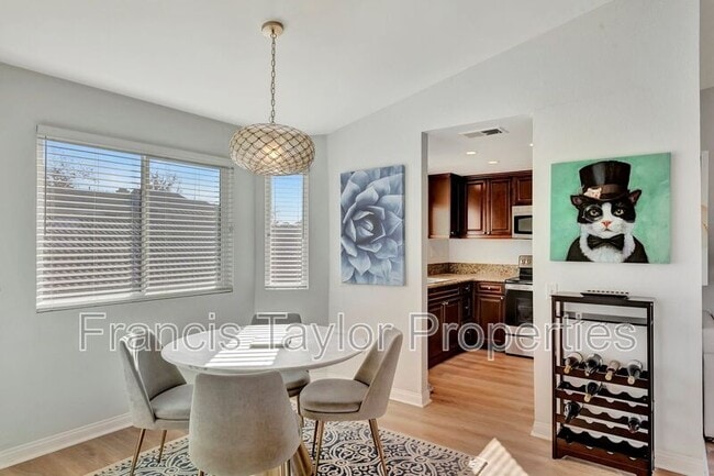 Building Photo - 2882 Andover Ave