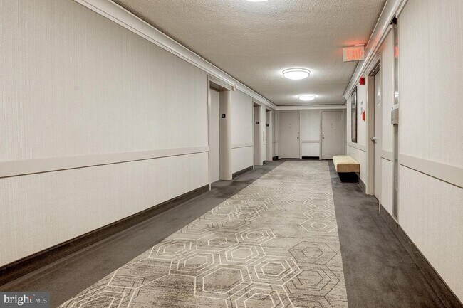 Building Photo - 10500 Rockville Pike