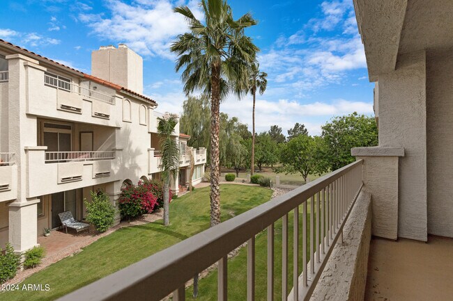 Building Photo - 10080 E Mountainview Lake Dr