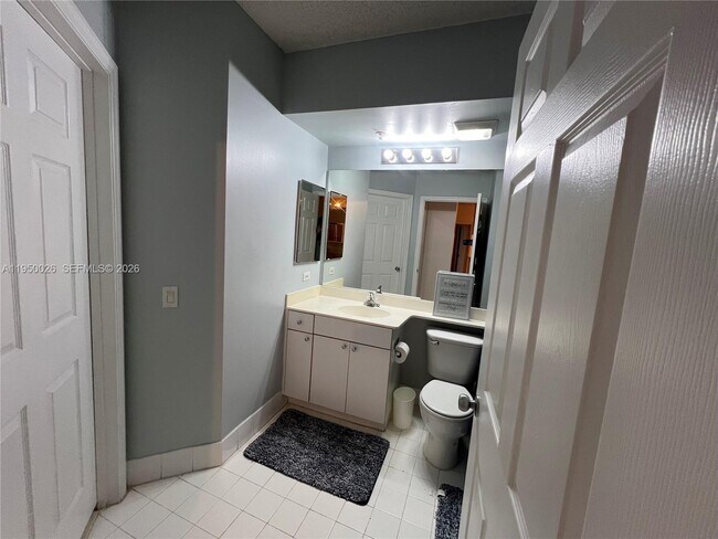 Building Photo - 17150 N Bay Rd